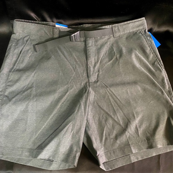 NWT Columbia Shorts‎ Regular W/ Belt - Picture 1 of 4